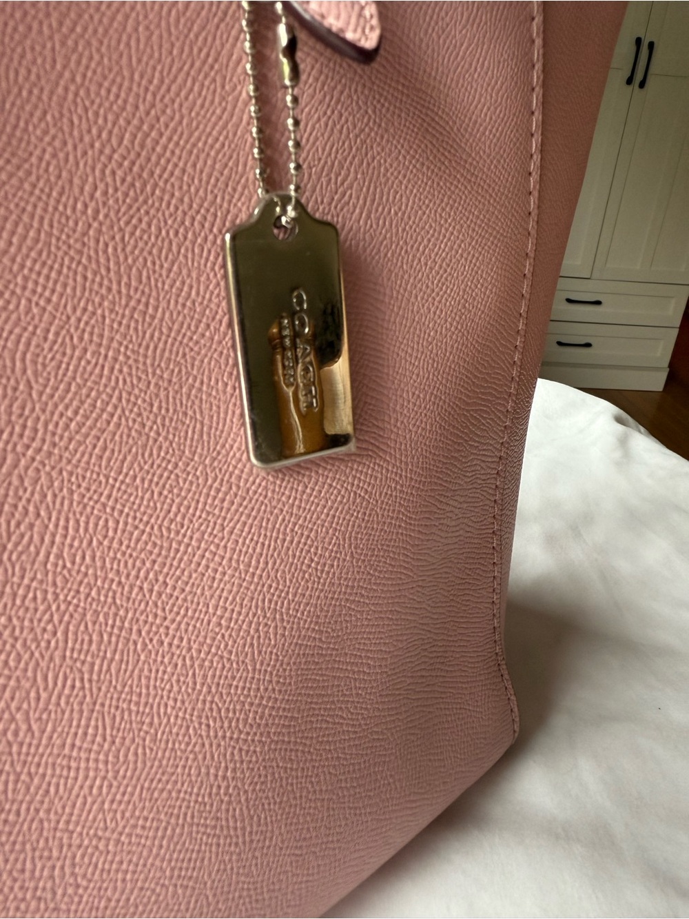 Coach Pink Large Leather Tote with Turnlock and Hangtag - Picture 9 of 14